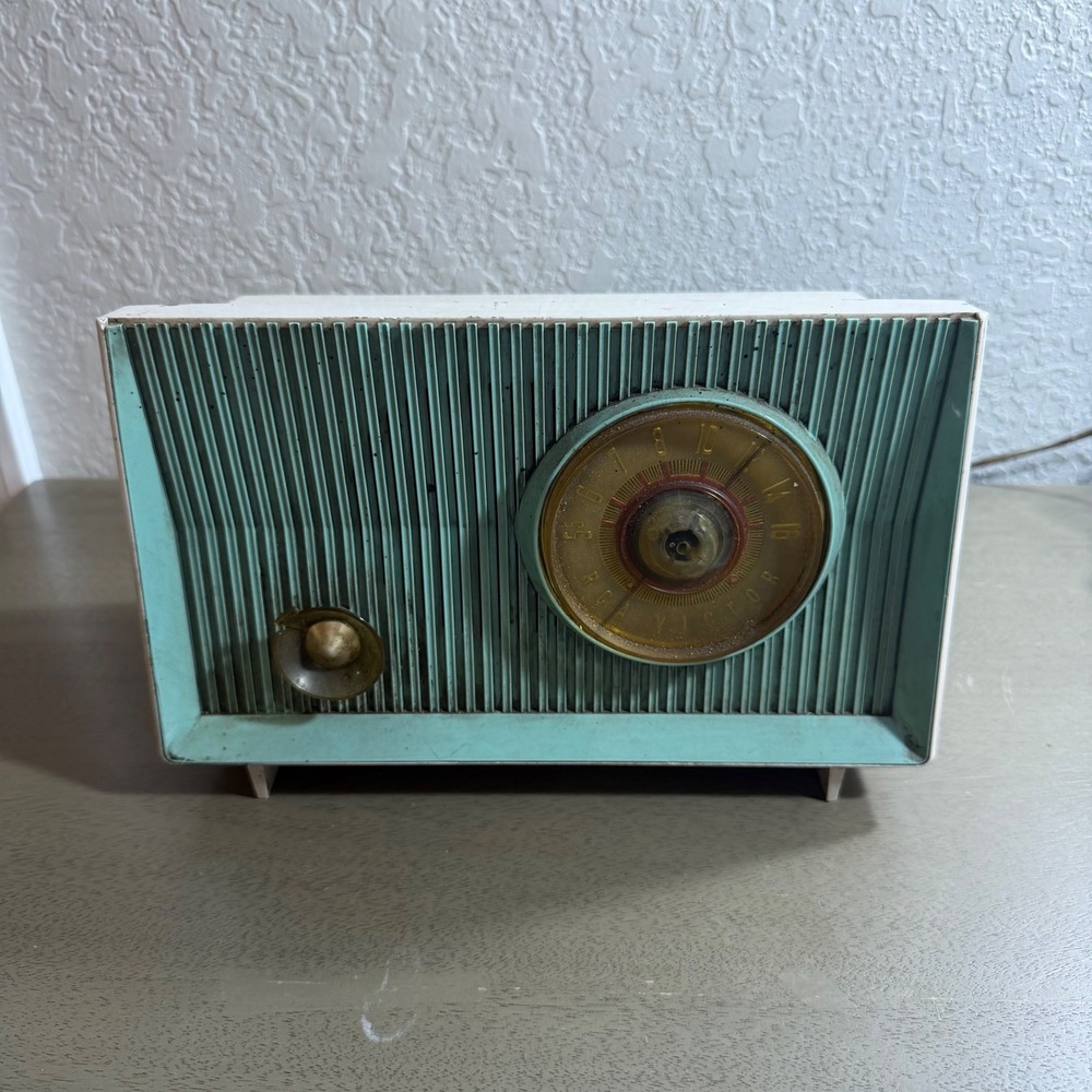 Vintage RCA Victor Model X-2HE AM Tube Radio Teal White Mid Century Modern MCM